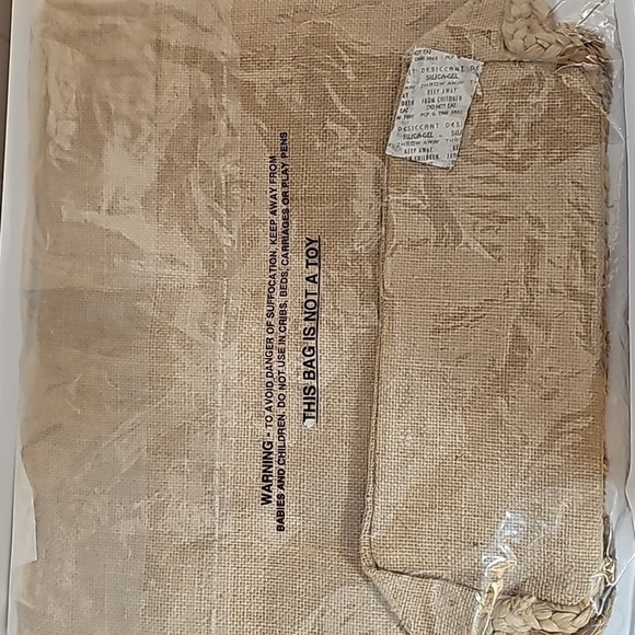 BEACHLY X SALT + UMBER - ISLA JUTE SEASHELL TOTE - Picture 9 of 9